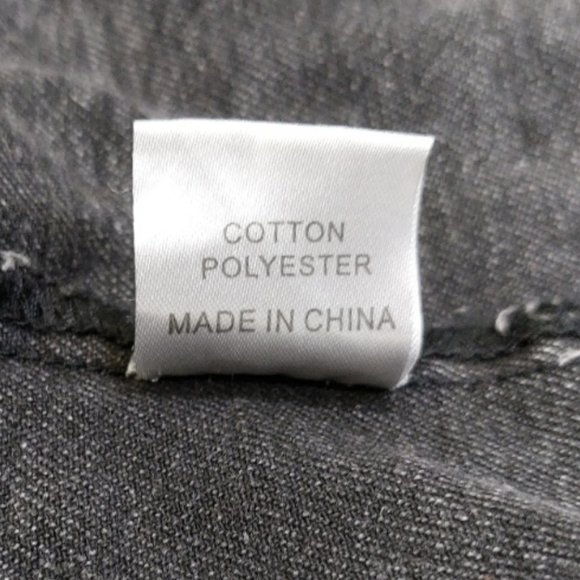 💥HOT ITEM💥 White Fox Boutique Summer Denim Romper in Black Acid - Picture 11 of 12